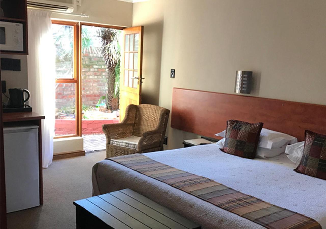 A La Martha'S Air-Port Guest House Порт-Элизабет Экстерьер фото