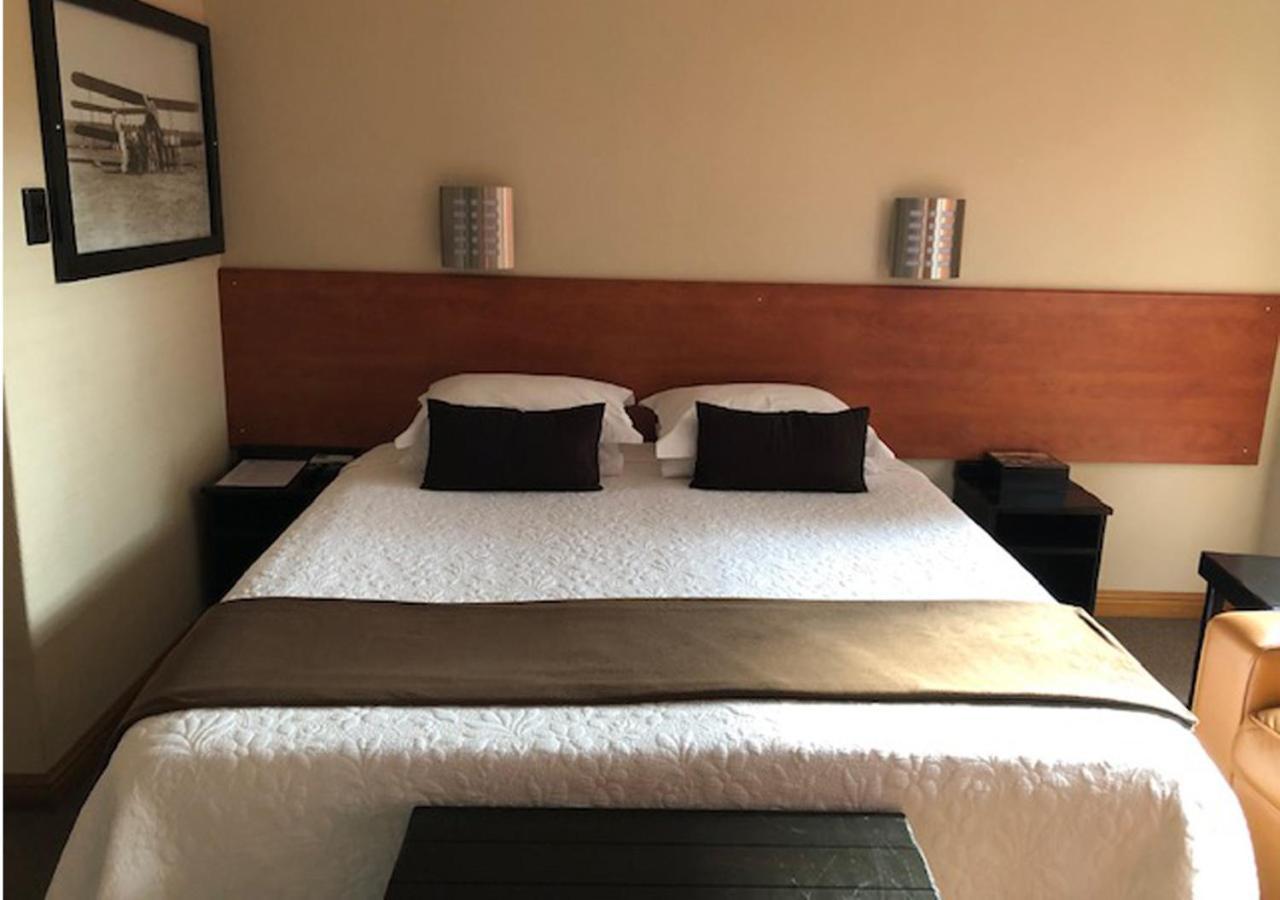 A La Martha'S Air-Port Guest House Порт-Элизабет Экстерьер фото