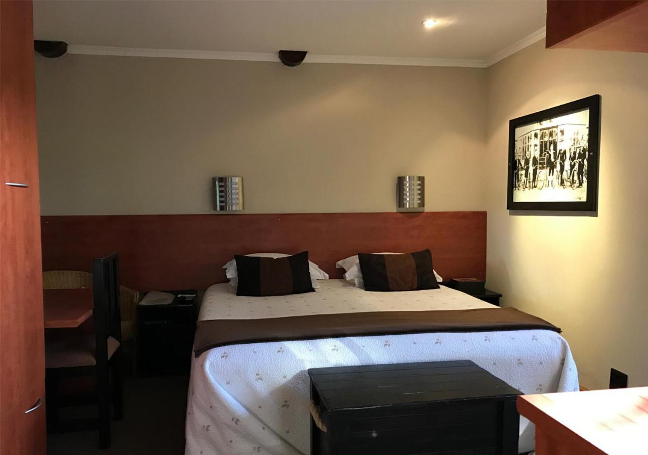 A La Martha'S Air-Port Guest House Порт-Элизабет Экстерьер фото