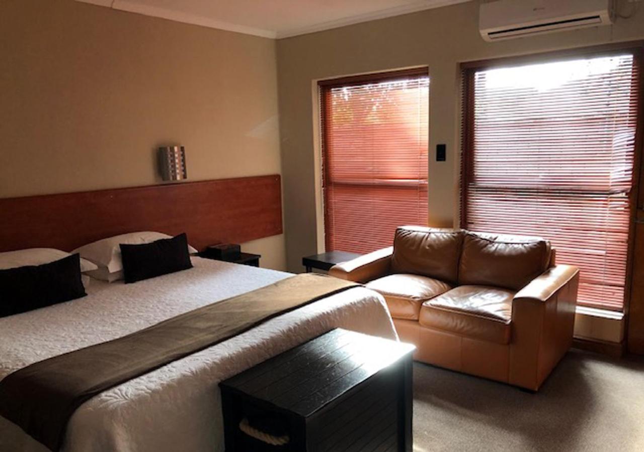 A La Martha'S Air-Port Guest House Порт-Элизабет Экстерьер фото